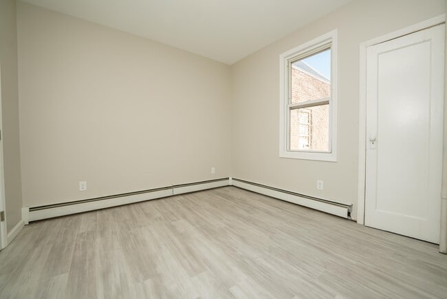 Foto del edificio - 104 Cambridge Ave