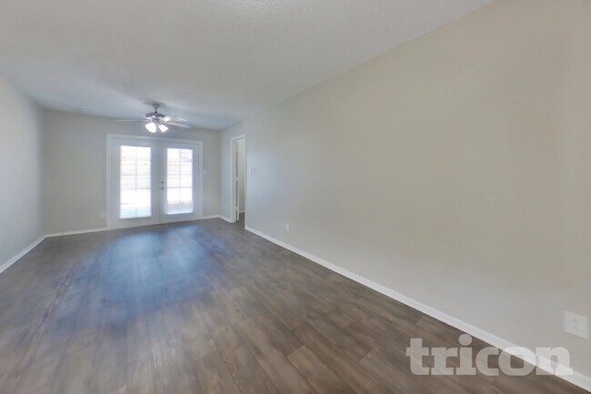 Building Photo - 7805 W Cora Ln