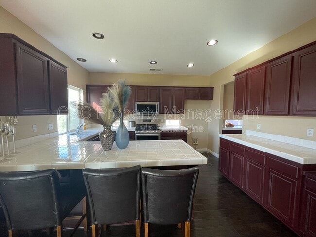 Foto del edificio - 176 Nightfall Rd