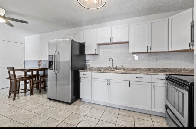 Kitchen - 3243 S 49th Ave