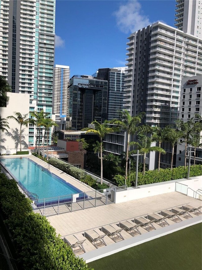 Building Photo - 1111 SW 1st Ave