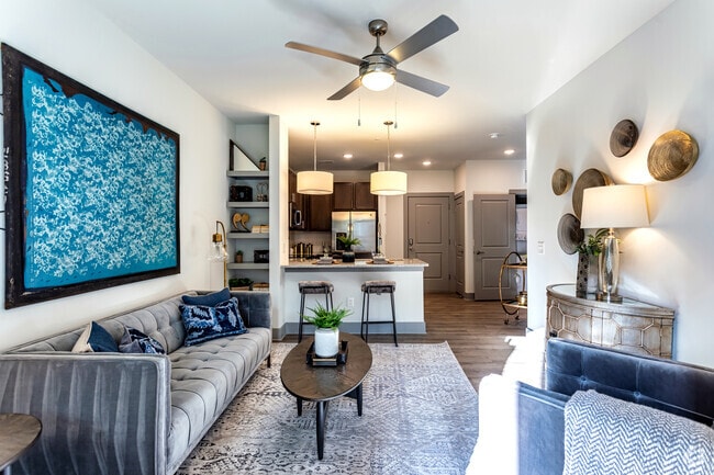 1BR, 1BA - 701 SF - Verde at McCullough Station