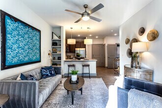 1BR, 1BA - 701 SF - Verde at McCullough Station