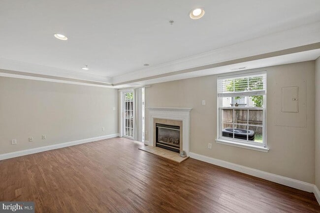 Foto del edificio - 1815 Spanish Oak Ln