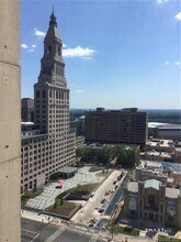 Building Photo - 1 Gold St