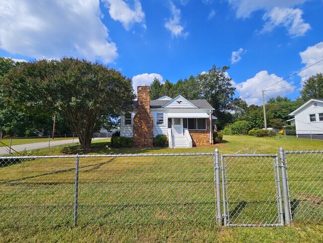 Building Photo - 401 Rogers Ave