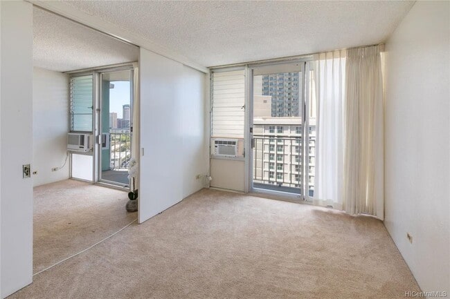 Building Photo - 1617 Kapiolani Blvd