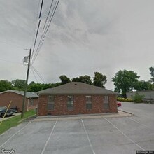 Building Photo - 145 College St