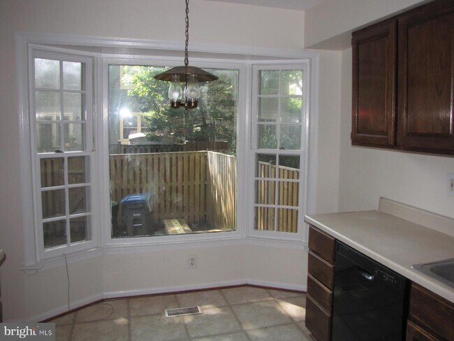 Building Photo - 10334 Pond Spice Terrace