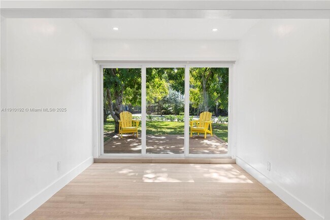 Foto del edificio - 810 NW 7th St