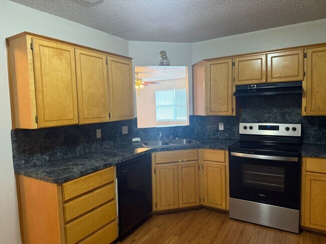 Foto del edificio - 4404 Secretariat Dr