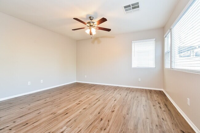 Foto del edificio - 8028 N Copperhead Creek St