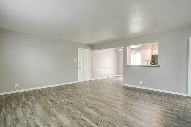 Building Photo - Foxfire Apartment Homes