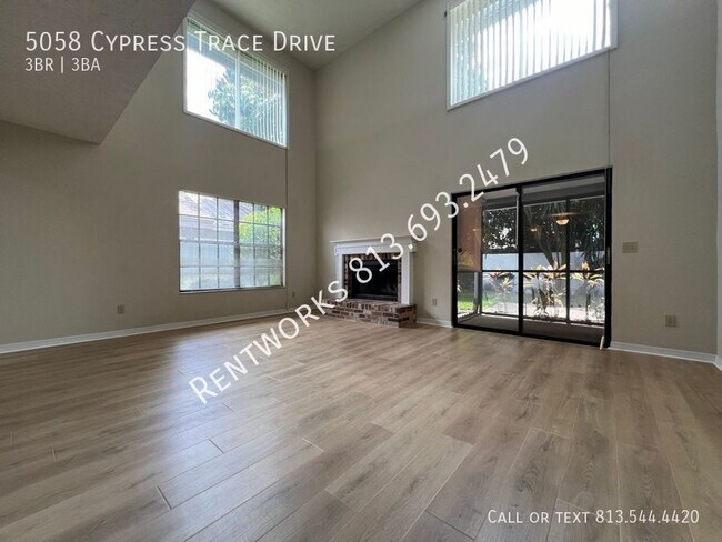 Foto del edificio - 5058 Cypress Trace Dr
