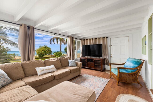 Building Photo - 3BR Beachfront Cottage w/ Garden Yard & Oc...