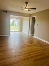 Building Photo - 822 Windwood Dr