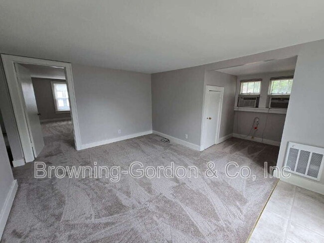 Building Photo - 2803 W Linden Ave