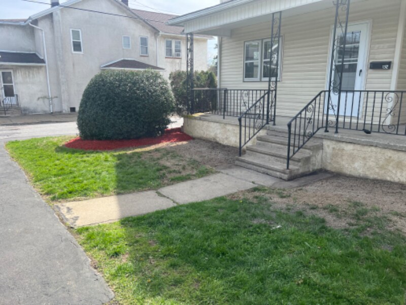Primary Photo - 132-132 S Apple St
