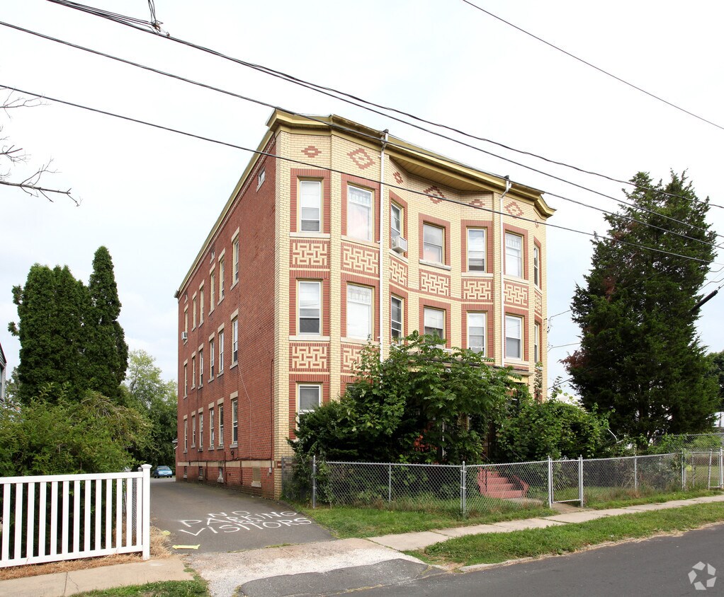 Foto del edificio - 163 Gold St