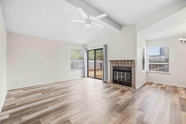 Building Photo - 3902 Stonecroft Dr