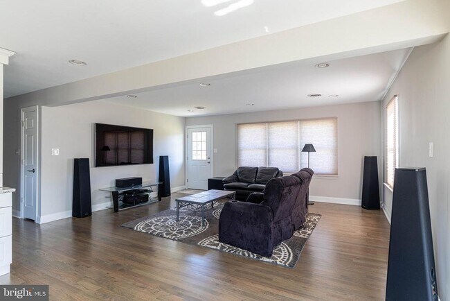 Foto del edificio - 303 Eayrestown Rd