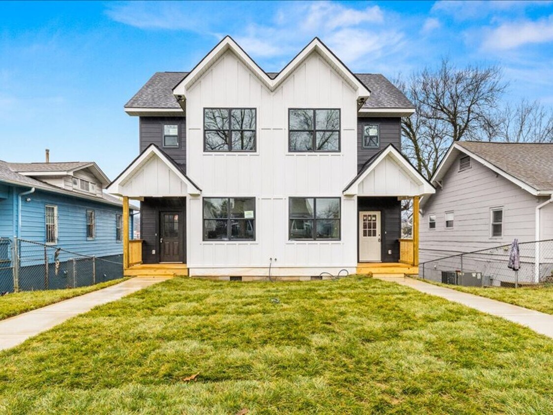 Foto principal - Knoxville 37914 - 3 bedroom, 3 bath stunni...