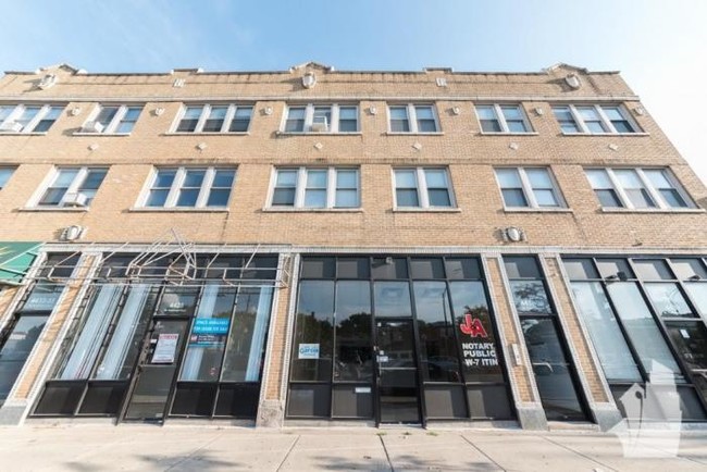 Building Photo - 2 bedroom in Chicago IL 60639