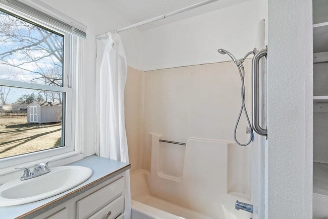 Foto del edificio - 1 Bed 1 Bath House for Rent!
