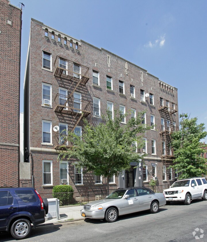 Primary Photo - 215 Martense St