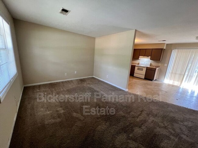 Building Photo - 2102 Winifred Ln