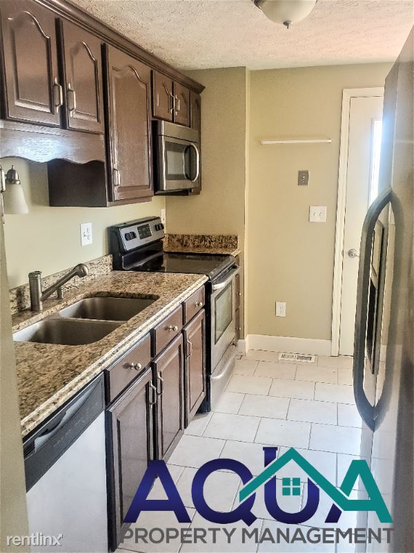 Foto del edificio - 3 br, 1 bath House - 39 Carriage Hill