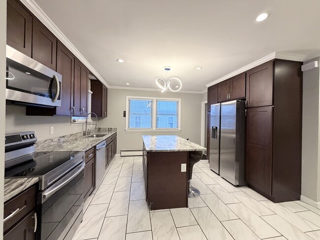 Building Photo - 43 Frankton Ave