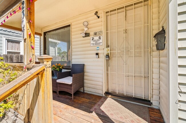 Foto del edificio - Charming Oakland Oasis with Detached Works...