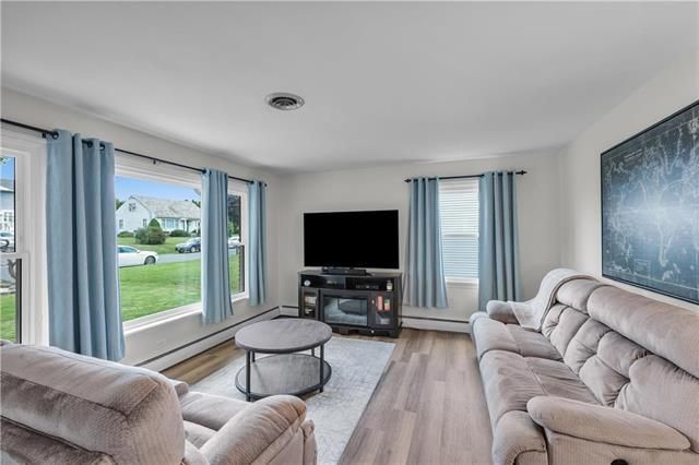 Foto del edificio - 2744 Helen St