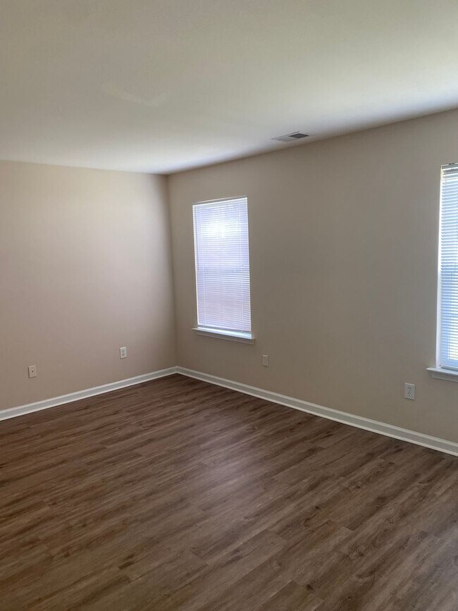 Foto del edificio - 2525 Whetstone Ln
