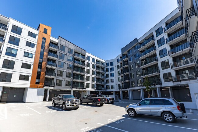 Photo du bâtiment - Brand New 2 Bedroom Living in the Heart of Langley