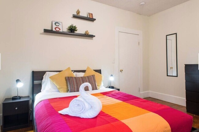 Building Photo - 123 Brook St