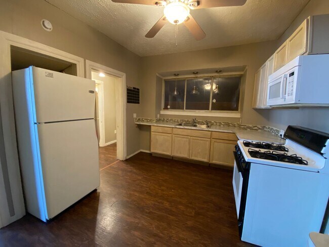 Foto del edificio - 421 Allyn St