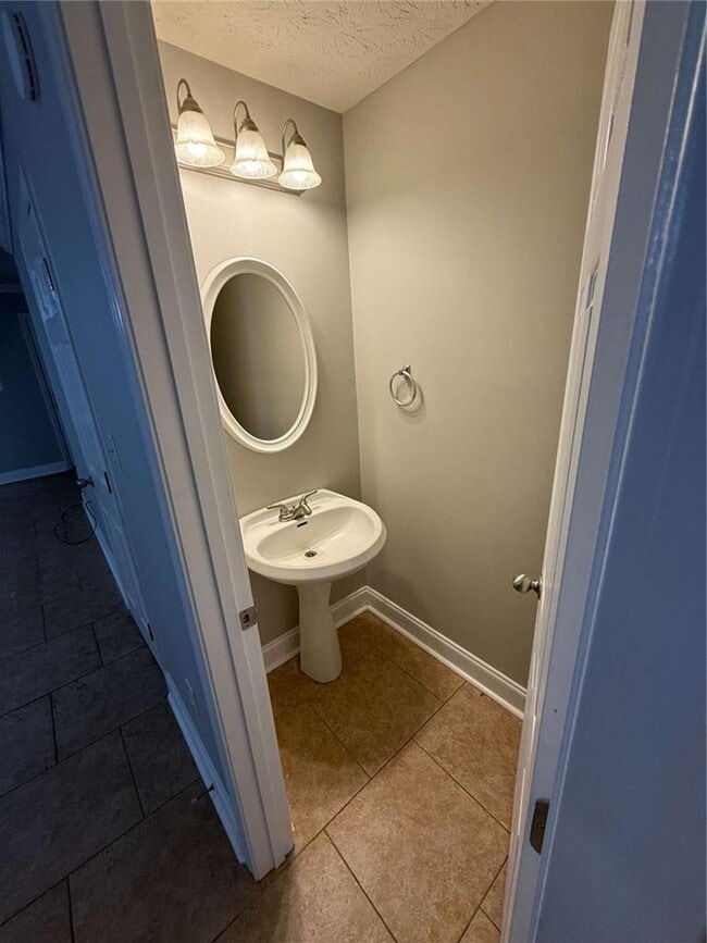 Foto del edificio - 105 Westchester Dr