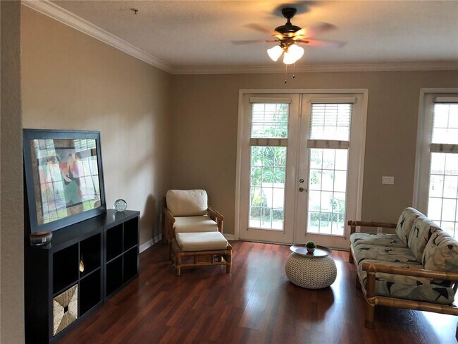 Foto del edificio - 656 Pinebranch Cir