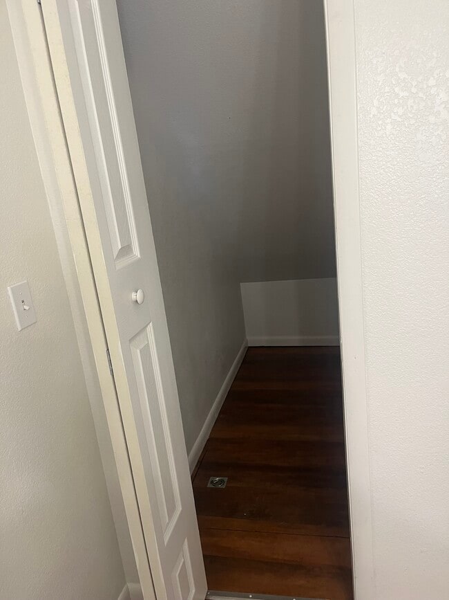 Foto del edificio - 708 Lowell Blvd