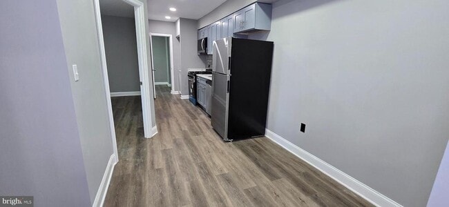 Building Photo - 405 34th St SE