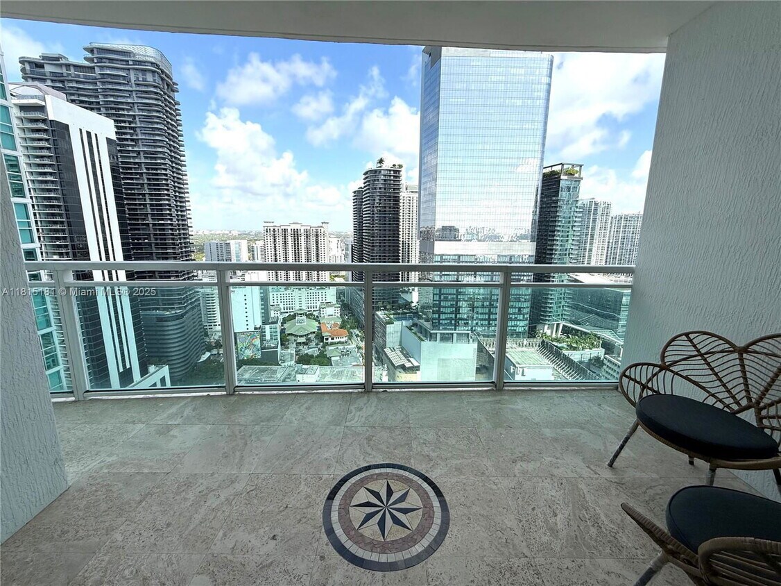 Primary Photo - 950 Brickell Bay Dr