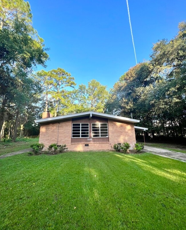 Building Photo - 232 Westminster Dr