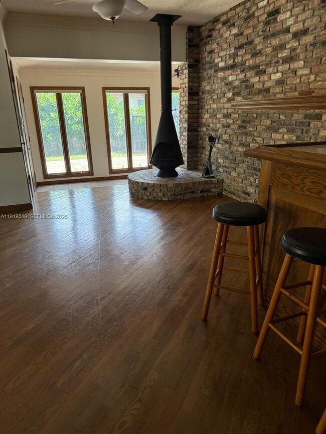 Photo - 5461 W Broward Blvd House