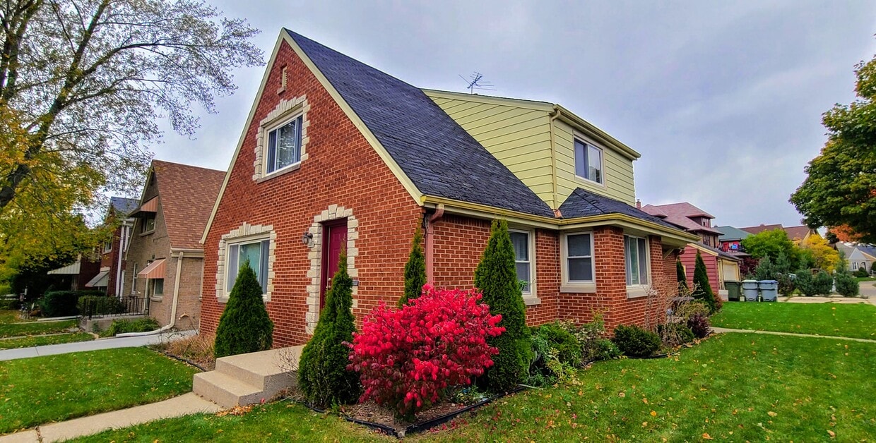 Primary Photo - 2705 N Carlton Pl