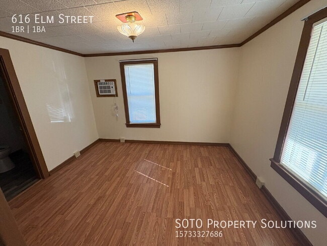 Building Photo - 616 Elm St