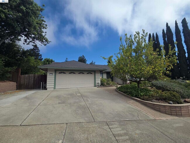 Building Photo - 11732 Bloomington Way