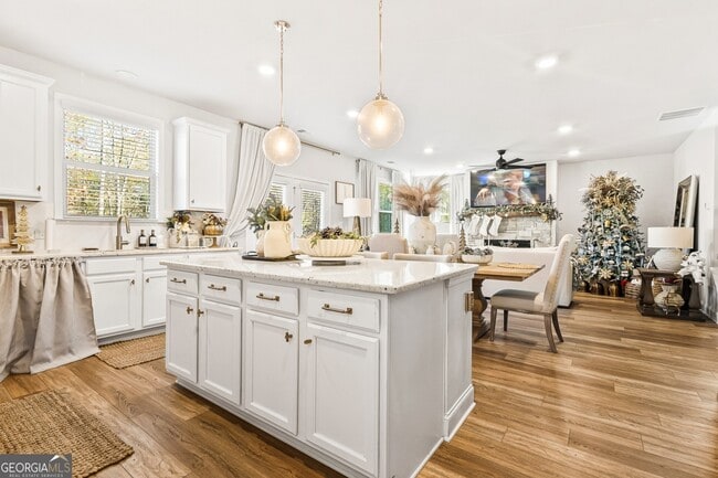 Building Photo - 295 Birdie Cir