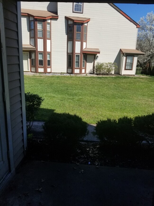Building Photo - 204 Barry Ct